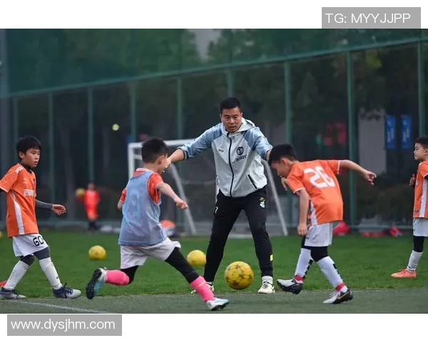 孙吉：从上海足球明星到中国足球的璀璨明珠之路