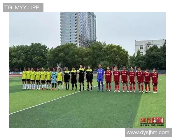 足球明星魅力尽显精美画报大全带你领略足球世界的风采与激情 足球明星魅力尽显精美画报大全带你领略足球世界的风采与激情