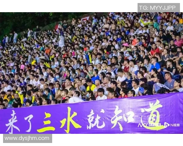 足球明星携妻畅游世界探寻浪漫之旅与美好回忆 足球明星携妻畅游世界探寻浪漫之旅与美好回忆